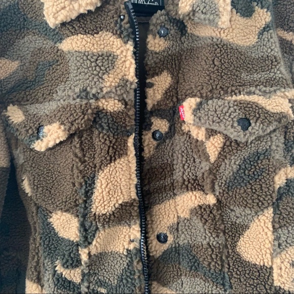 Levi Straus & Co Sherpa Camouflage Trucker Jacket - Picture 13 of 16